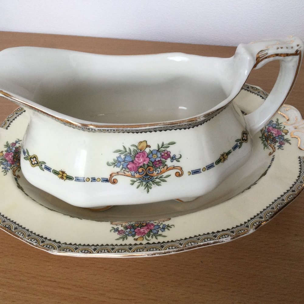 Alfred Meakin Harmony fruit bowl and creamer USA patent